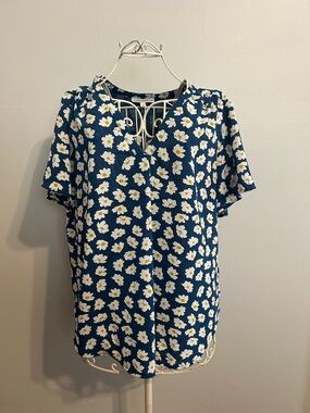 fun 2 fun Blue Ditsy Daisy V-Neck Blouse